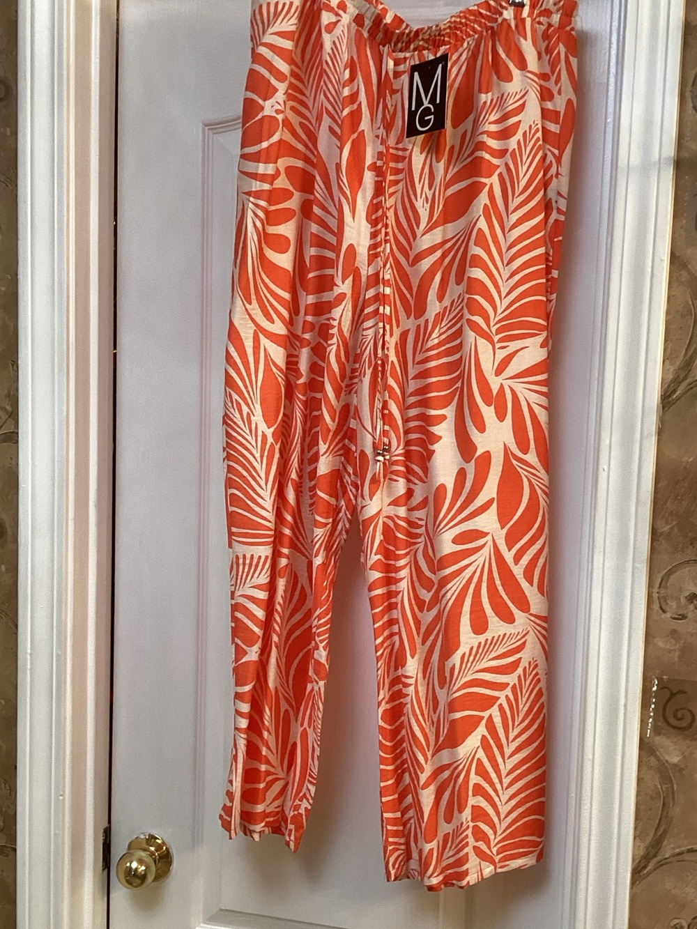 Mlle Gabrielle Coral and Cream Wide-Leg Palm Print Pants size L